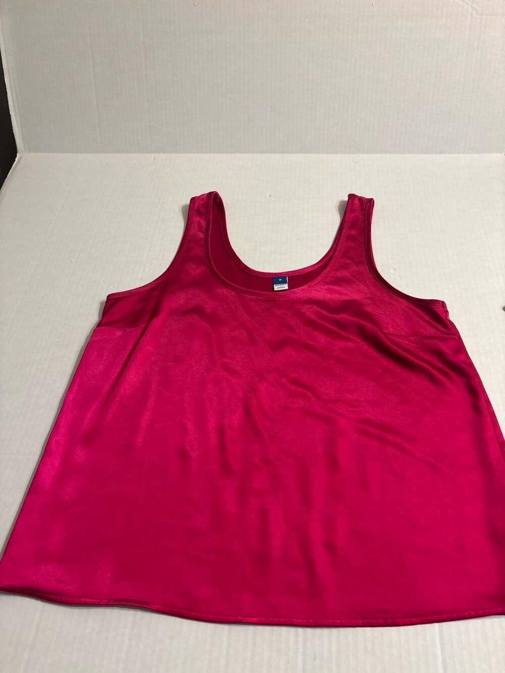 Old Navy Pink Satin Scoop Neck Tank Top Size M